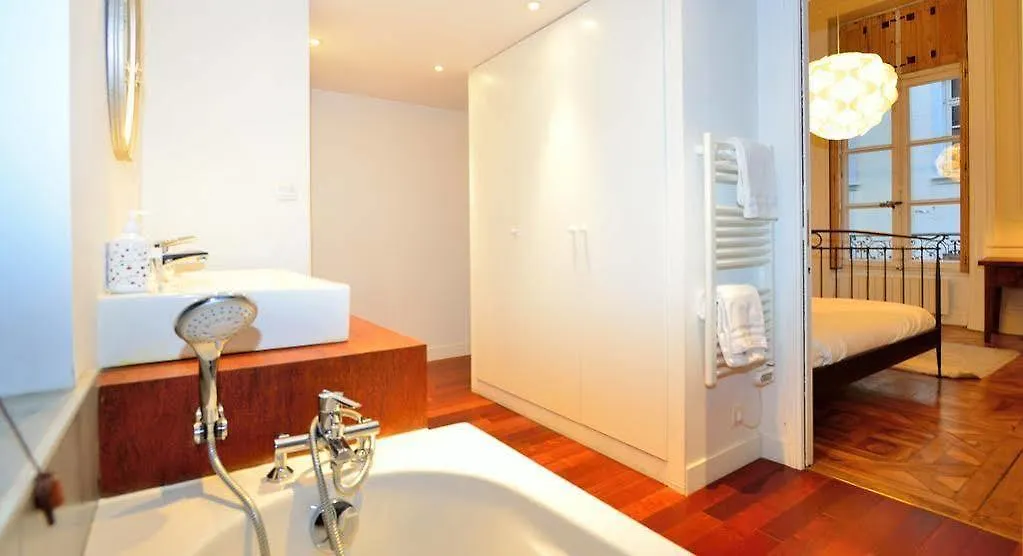 Appart Ambiance - Duplat Lyon 0*,  France